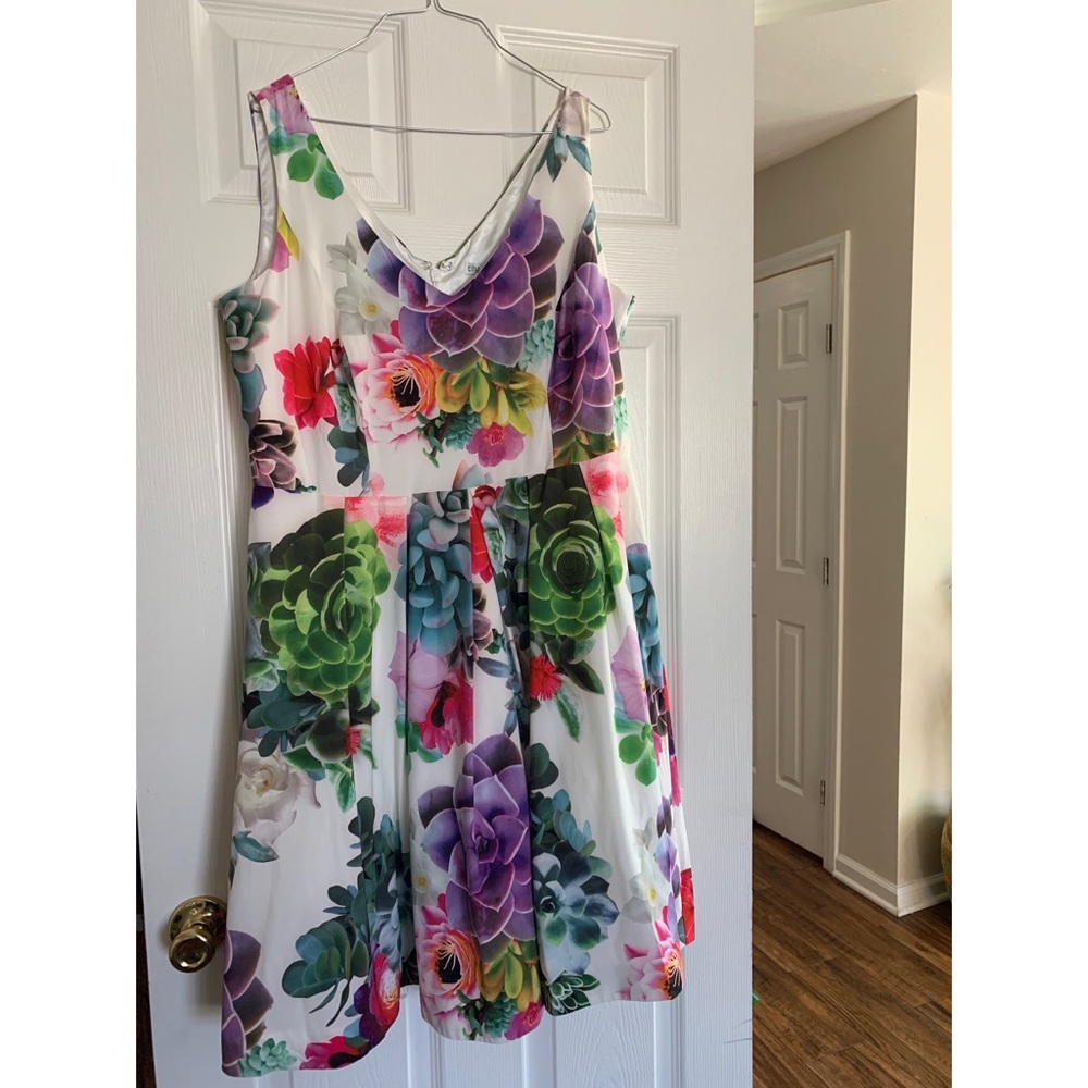 City Chic succulent plant dress fits 16/18